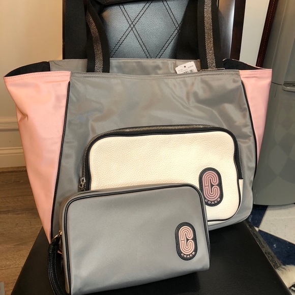 Coach travel tote with cosmetic pouch - Picture 1 of 2